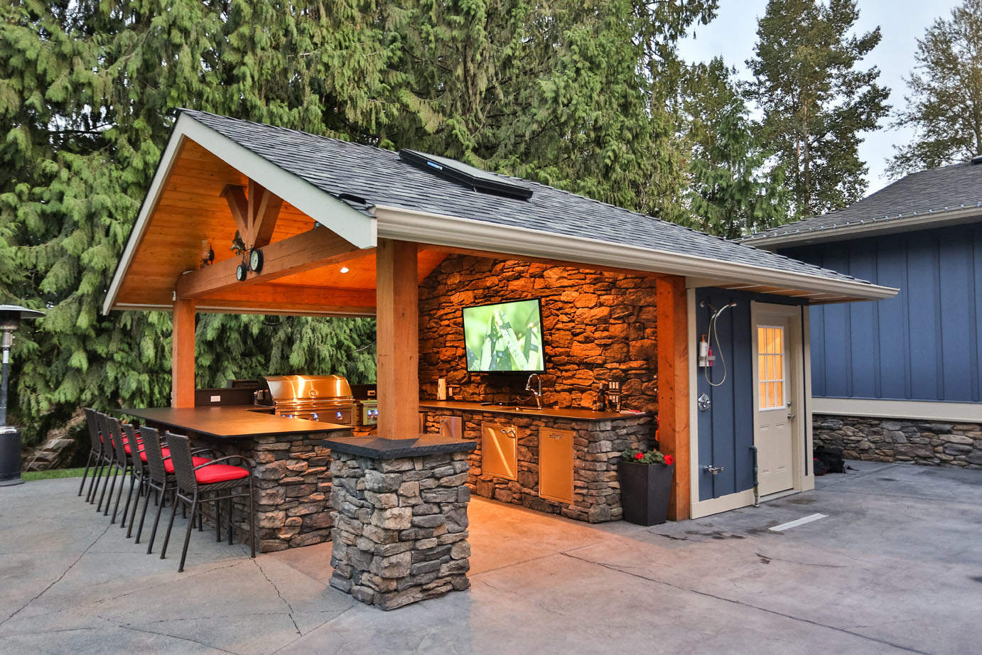 outdoor kitchen design & installation